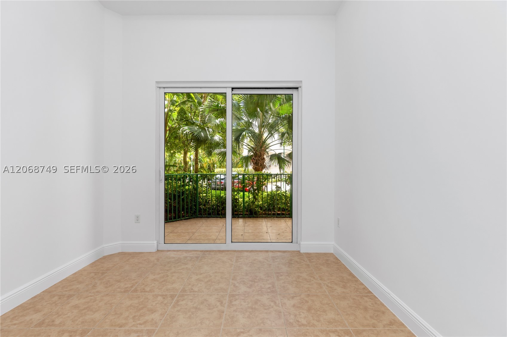 19900 E Country Club Dr #104, Aventura FL 33180