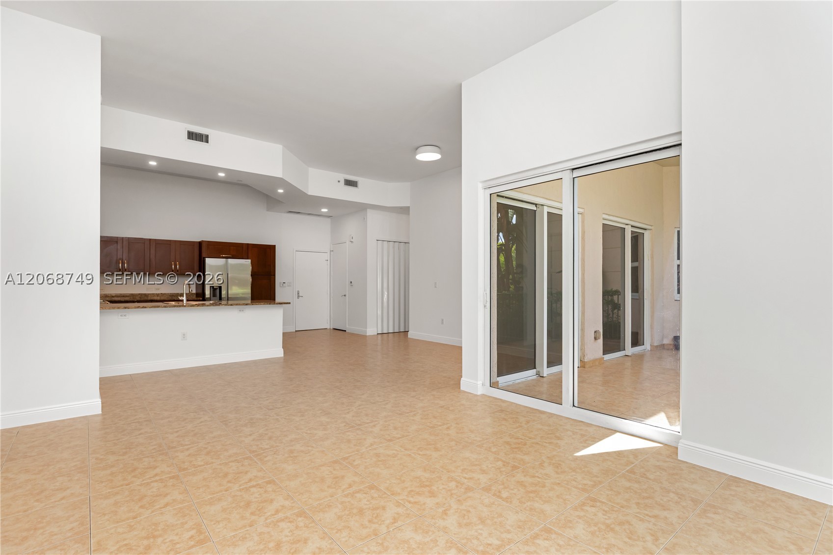 19900 E Country Club Dr #104, Aventura FL 33180
