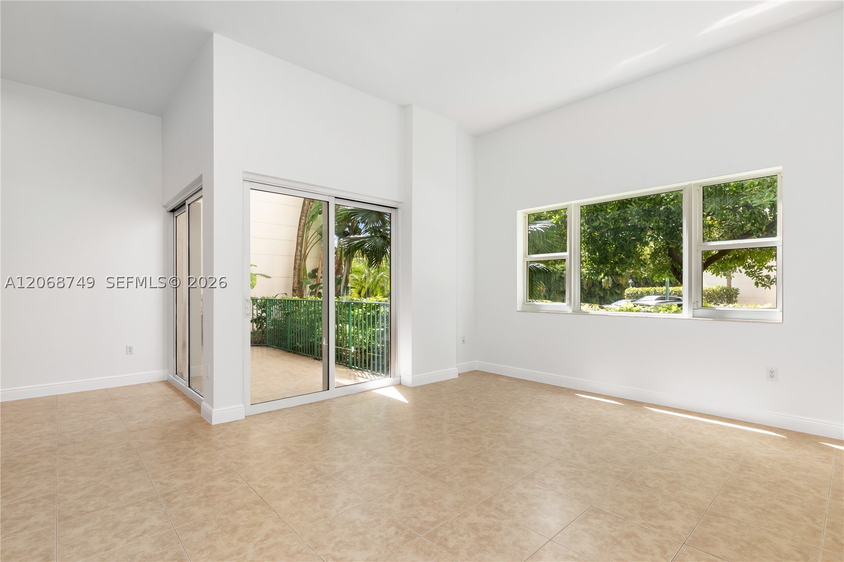 19900 E Country Club Dr #104, Aventura FL 33180