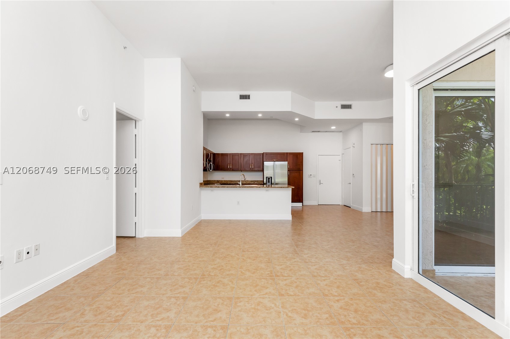 19900 E Country Club Dr #104, Aventura FL 33180