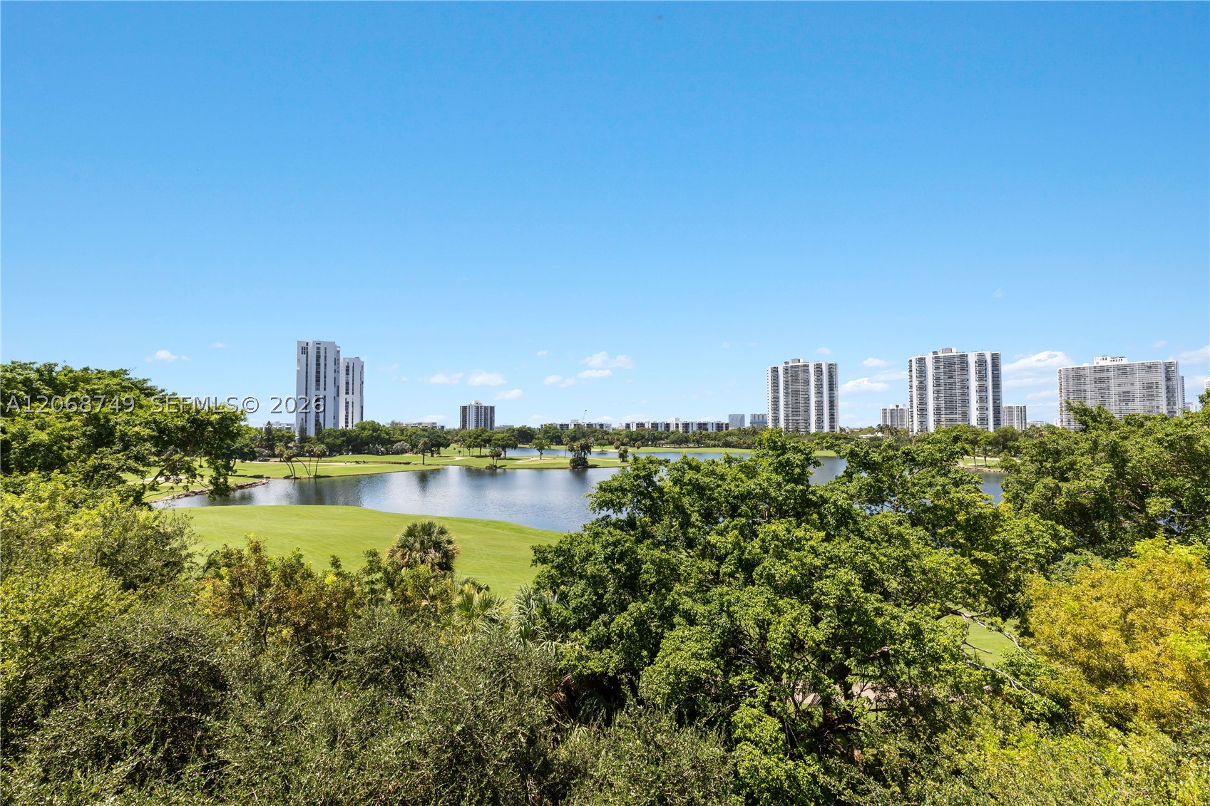 19900 E Country Club Dr #104, Aventura FL 33180