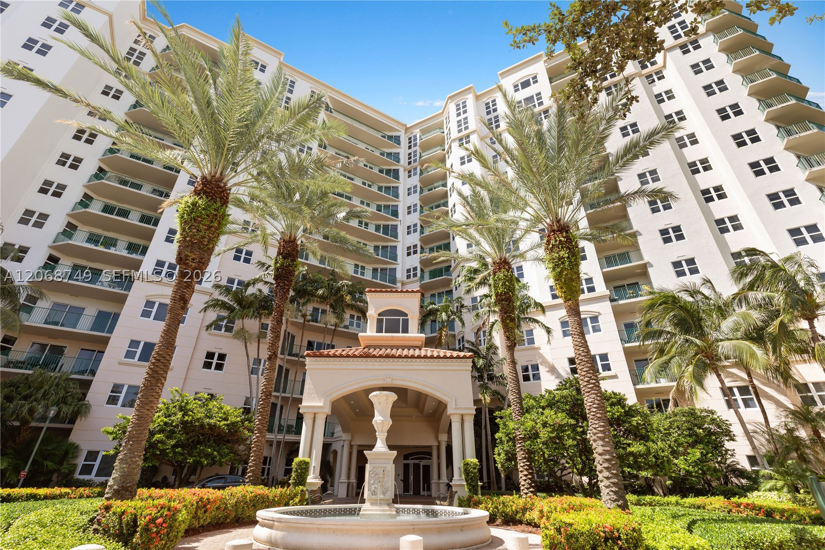 19900 E Country Club Dr #104, Aventura FL 33180