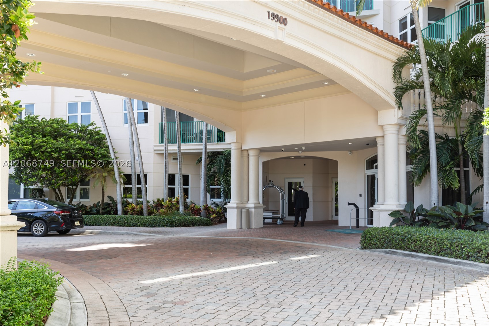 19900 E Country Club Dr #104, Aventura FL 33180