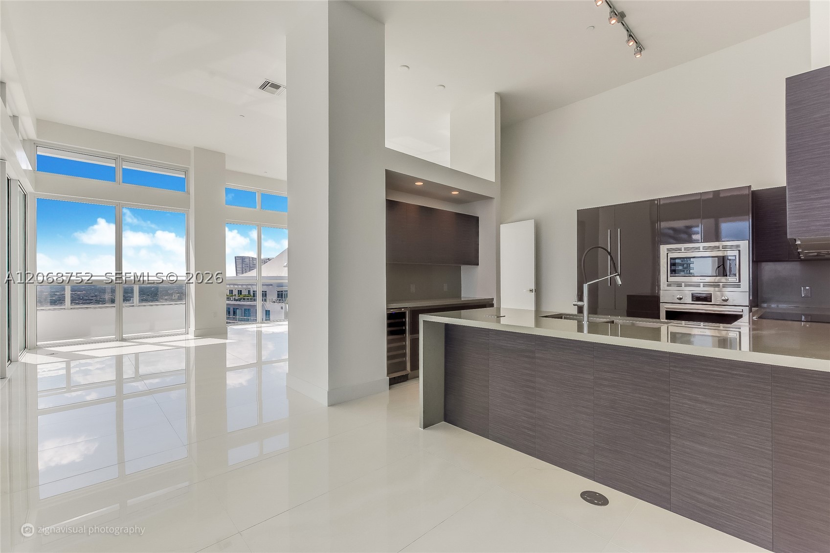 1080 Brickell Ave #4401, Miami FL 33131