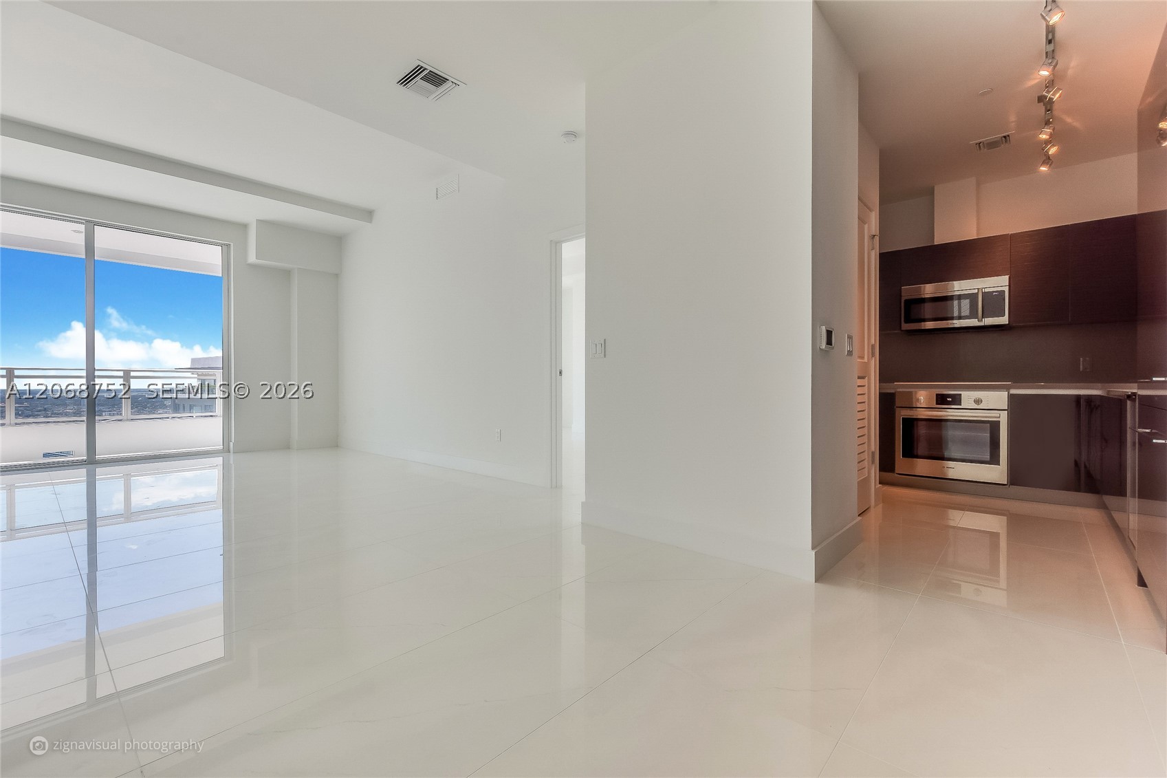 1080 Brickell Ave #4401, Miami FL 33131