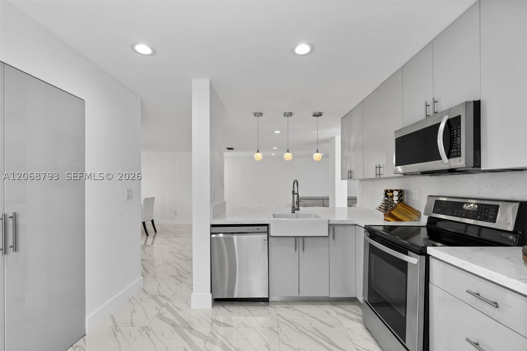 3549 Magellan Cir #418, Aventura FL 33180