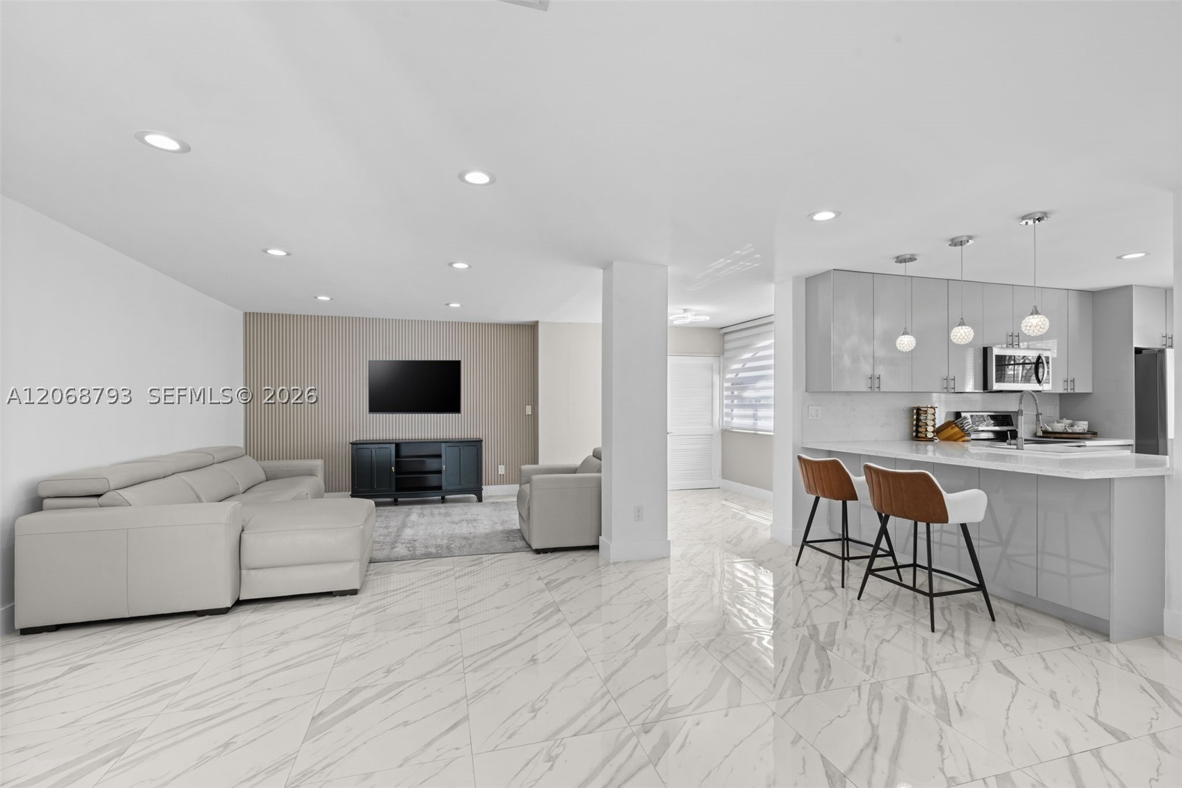 3549 Magellan Cir #418, Aventura FL 33180