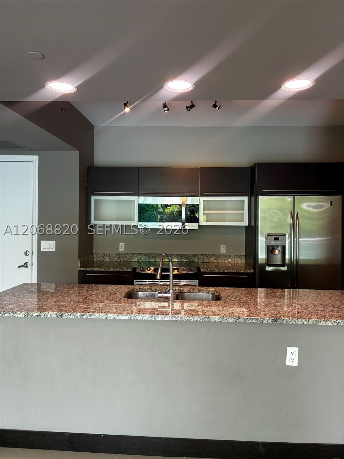 951 Brickell Ave #1106, Miami FL 33131
