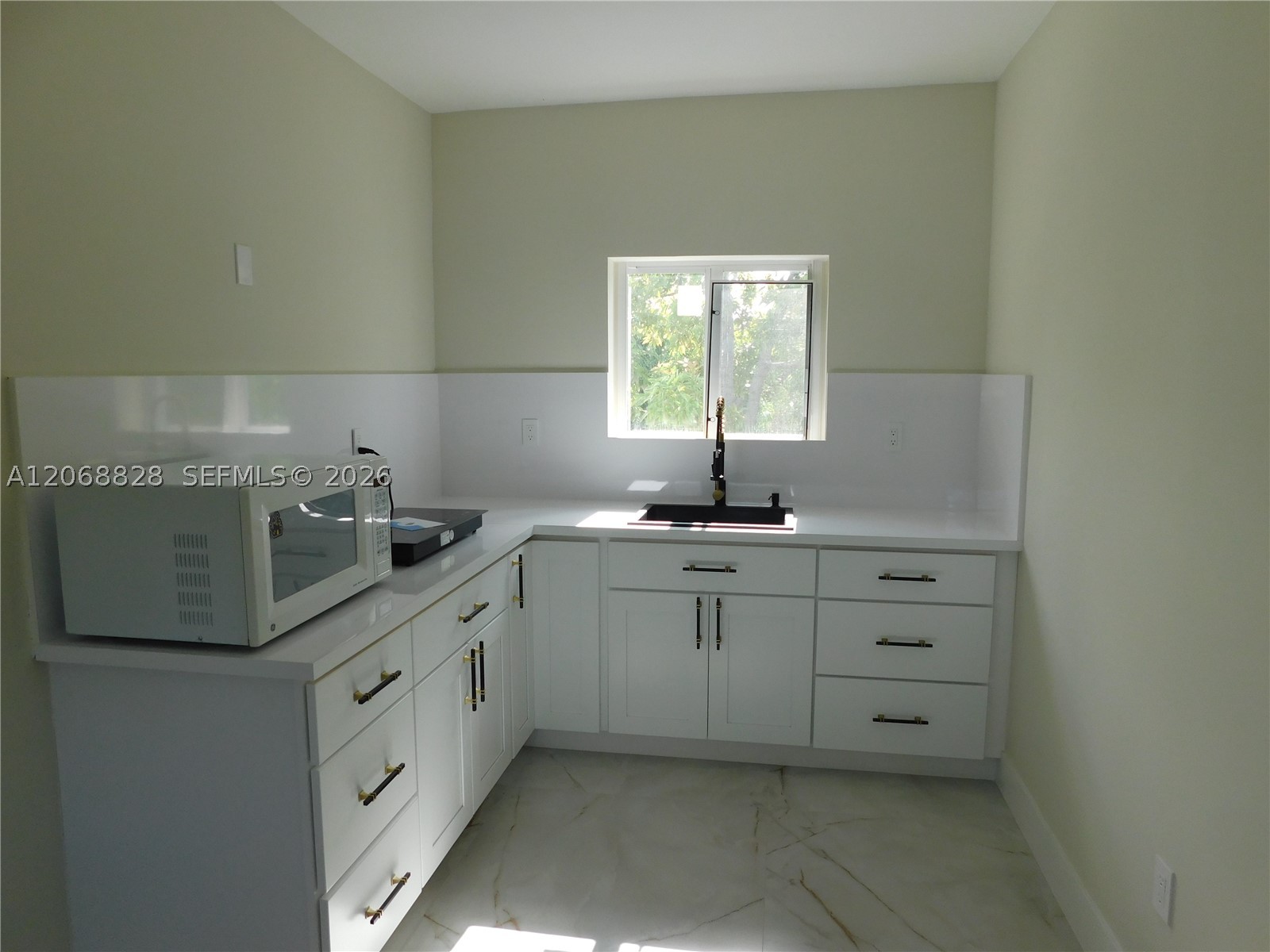 1851 NW 32nd Ave #B31, Miami FL 33125