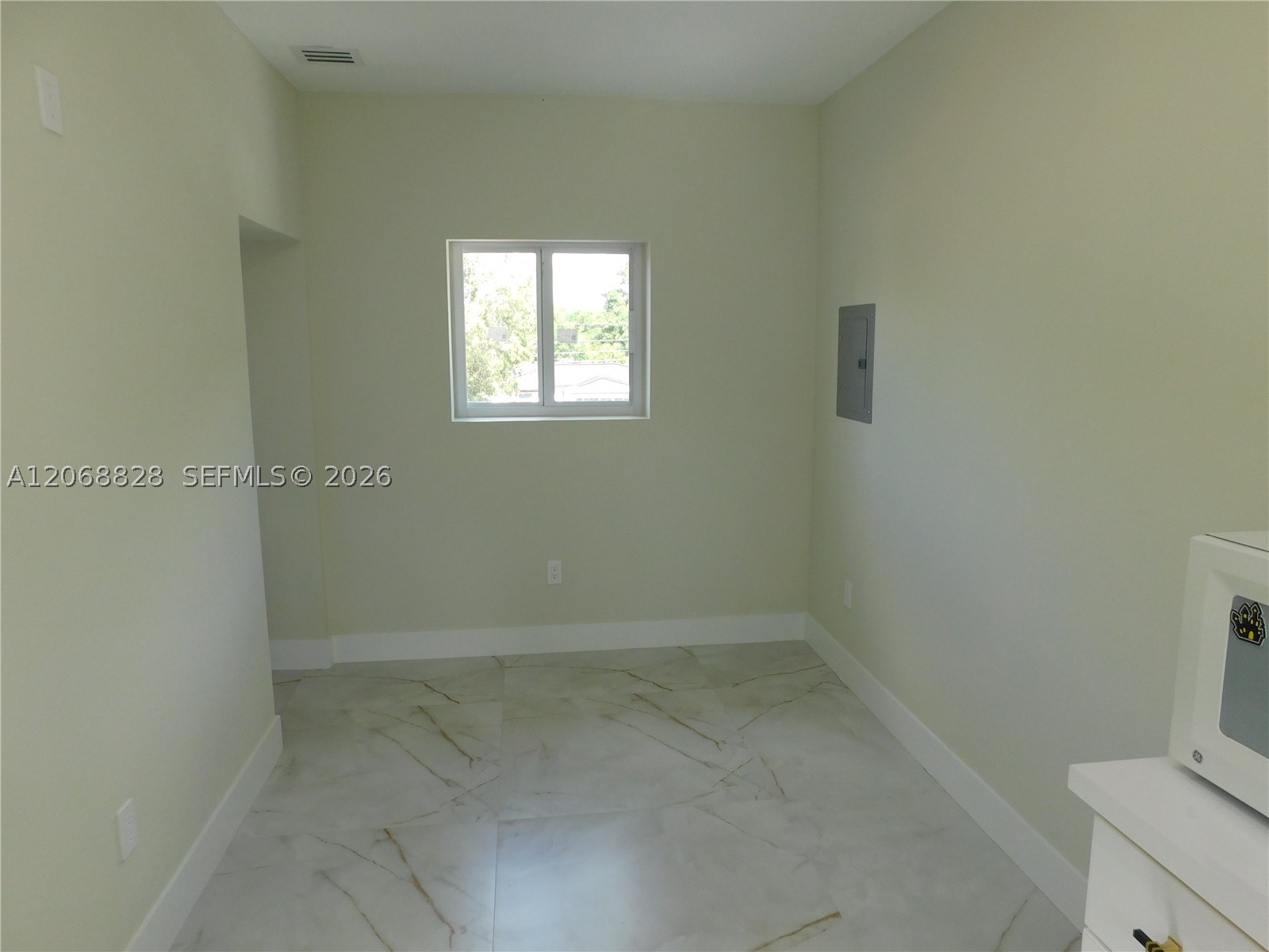 1851 NW 32nd Ave #B31, Miami FL 33125