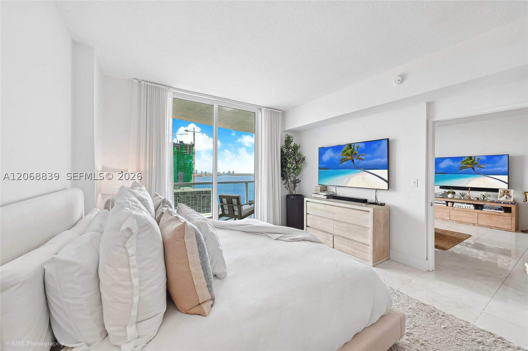 2101 Brickell Ave #3202, Miami FL 33129