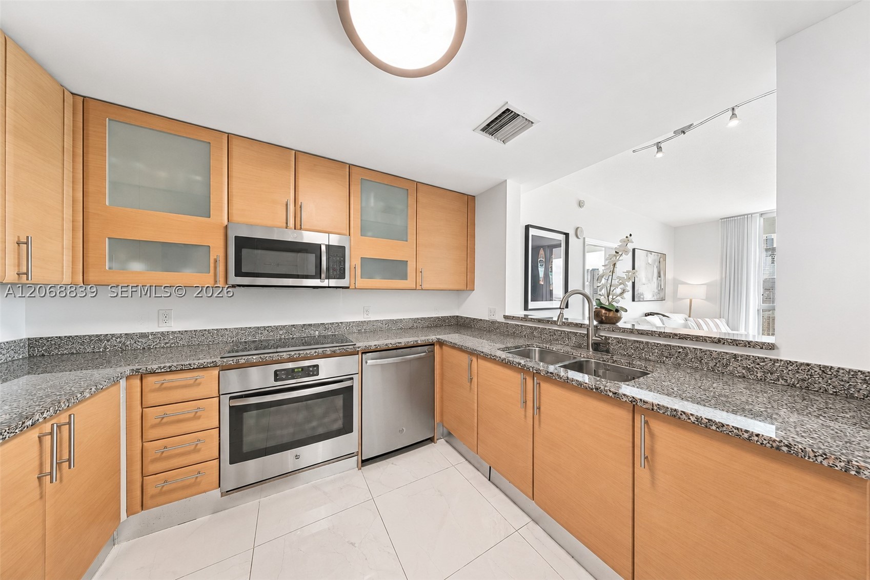 2101 Brickell Ave #3202, Miami FL 33129