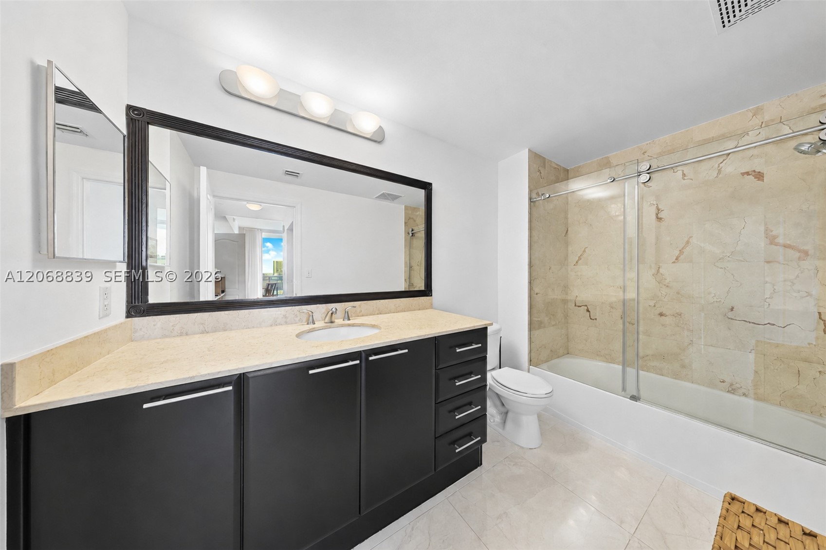 2101 Brickell Ave #3202, Miami FL 33129