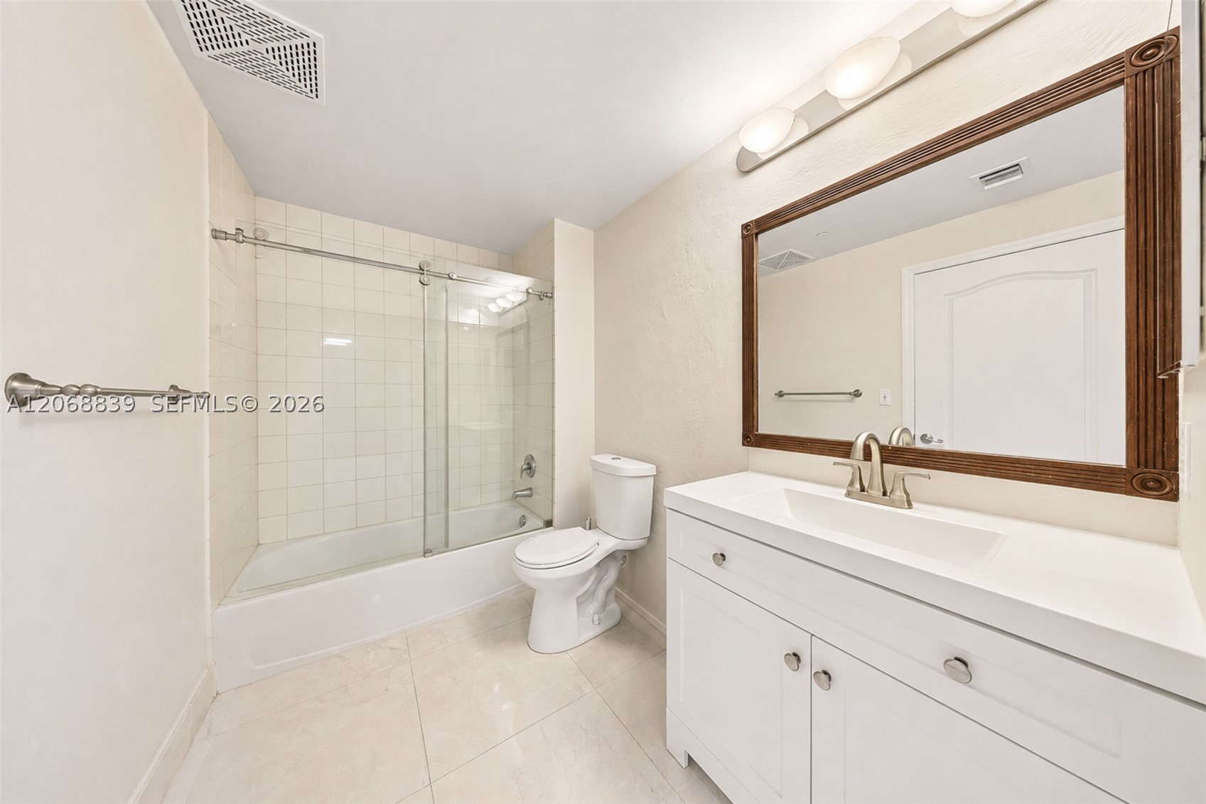 2101 Brickell Ave #3202, Miami FL 33129