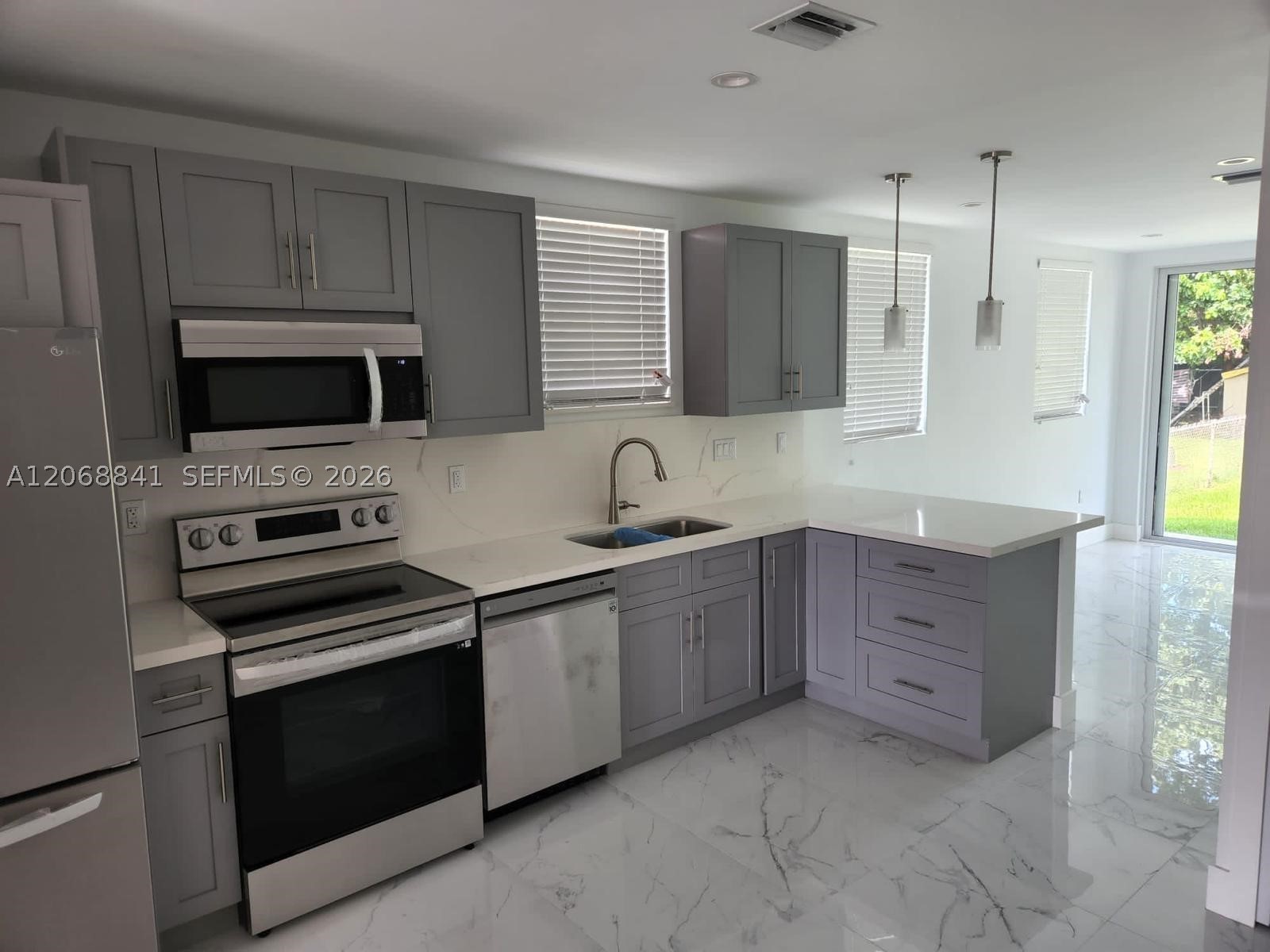 7245 SW 21st St ##, Miami FL 33155