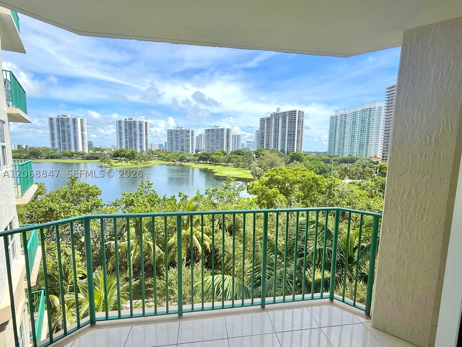 Aventura FL 33180 - A12068847
