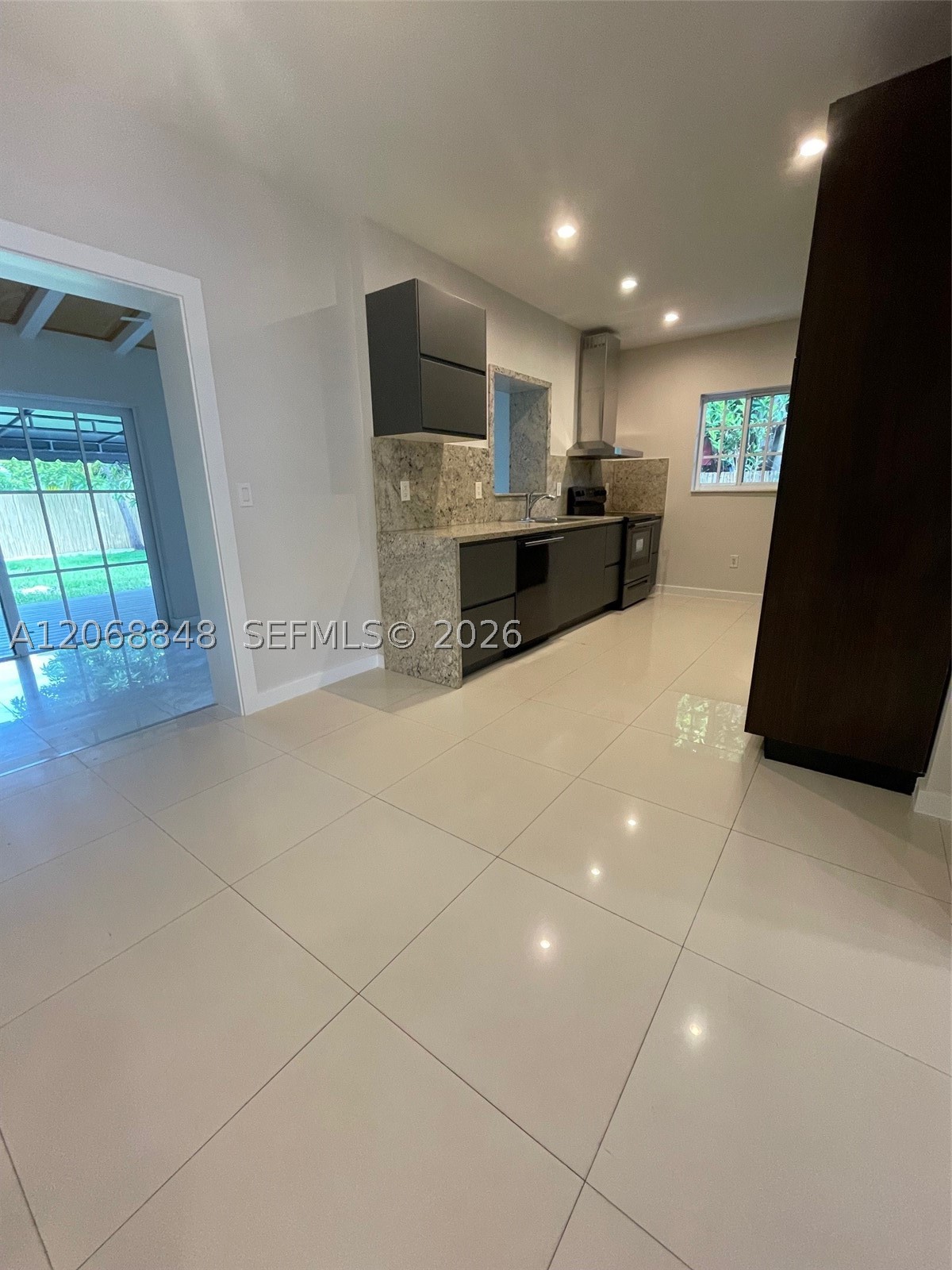 7820 Carlyle Ave, Miami Beach FL 33141