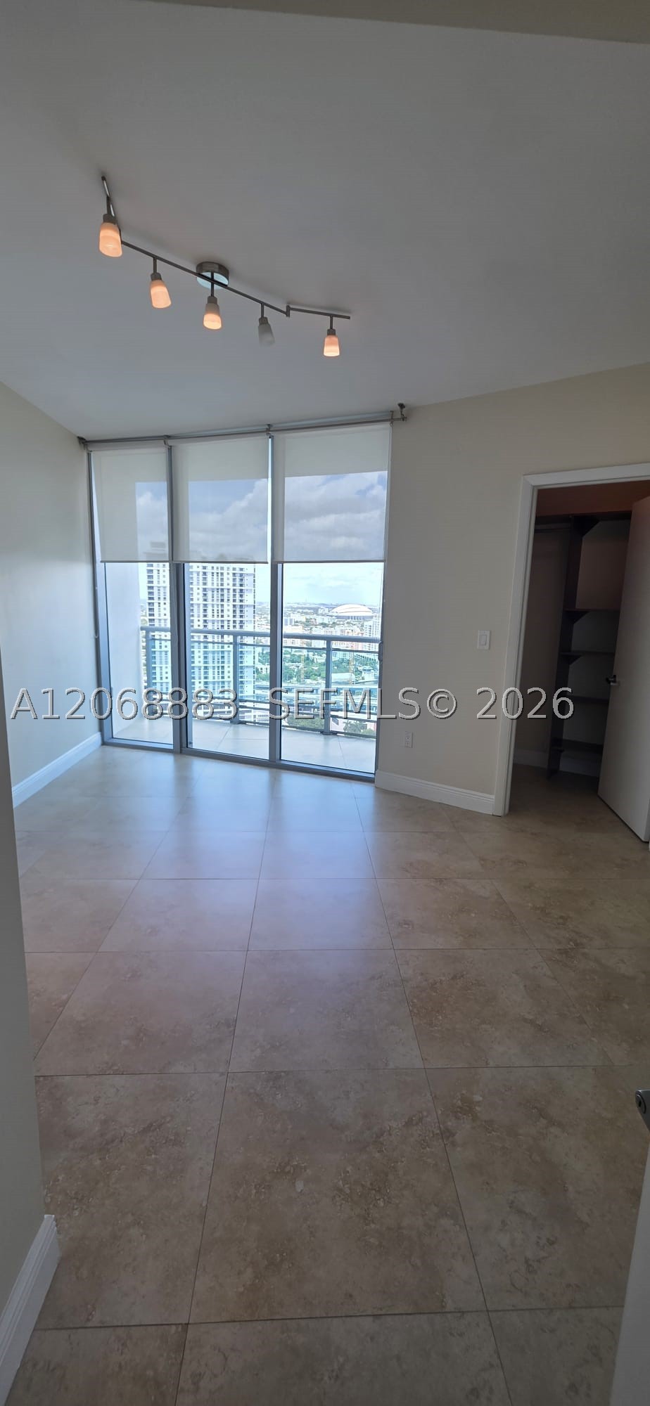 350 S Miami Ave #3213, Miami FL 33130