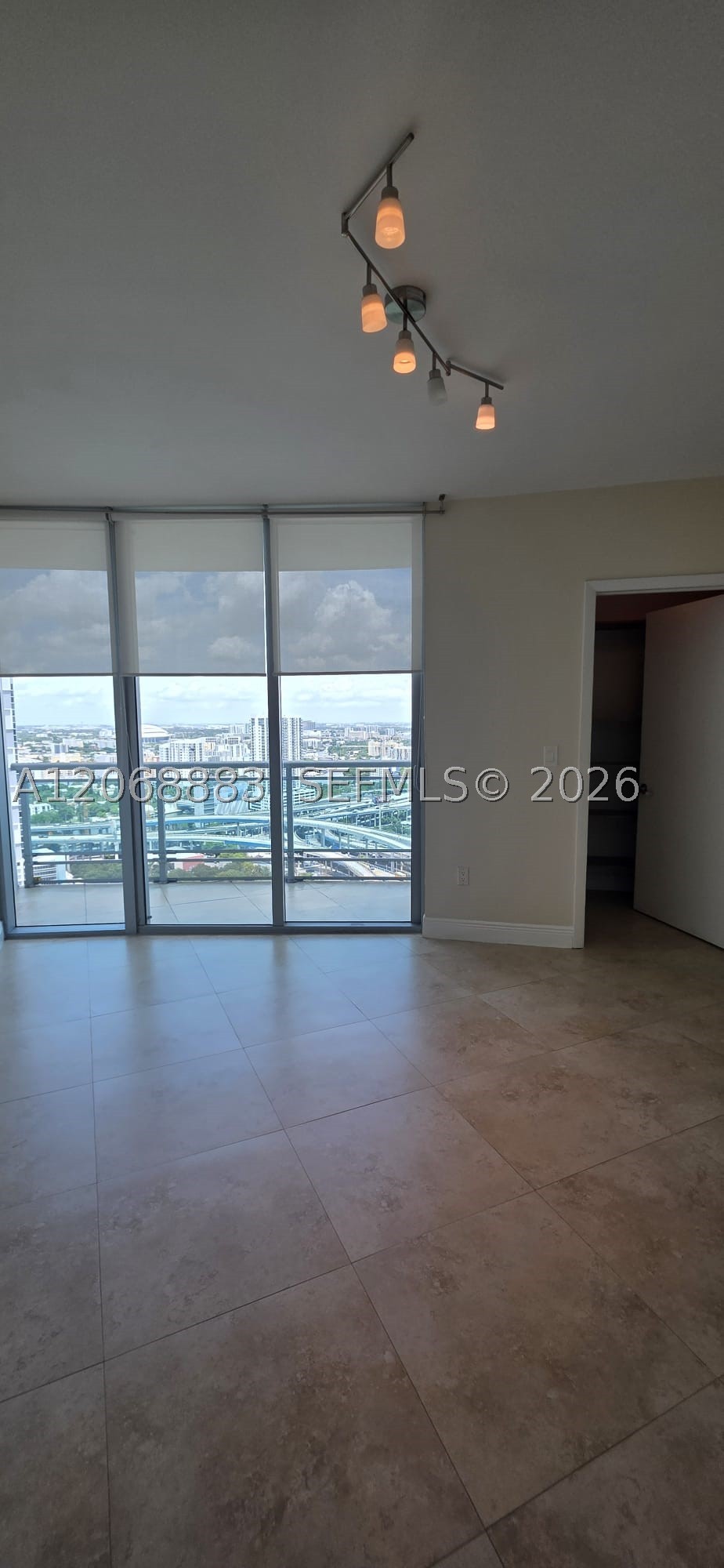 350 S Miami Ave #3213, Miami FL 33130