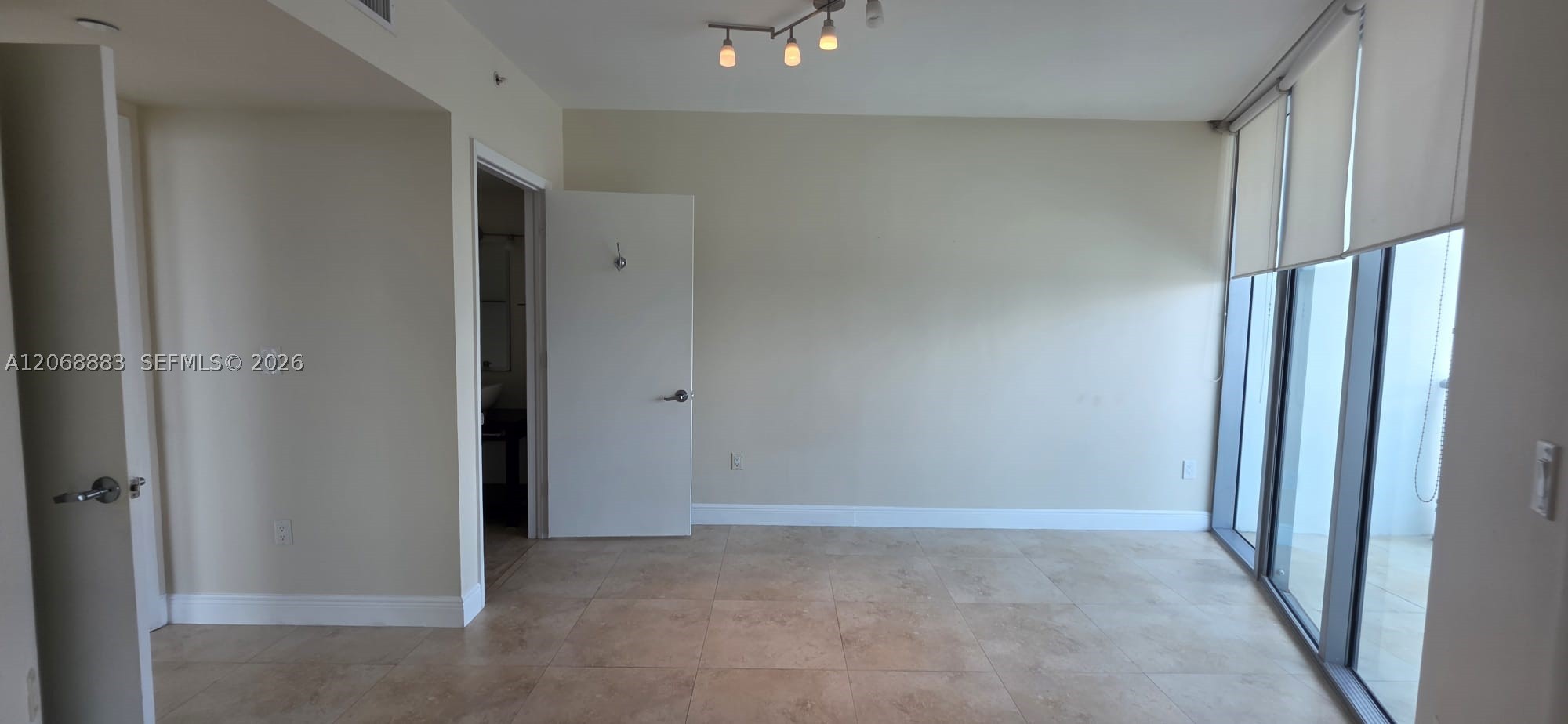 350 S Miami Ave #3213, Miami FL 33130