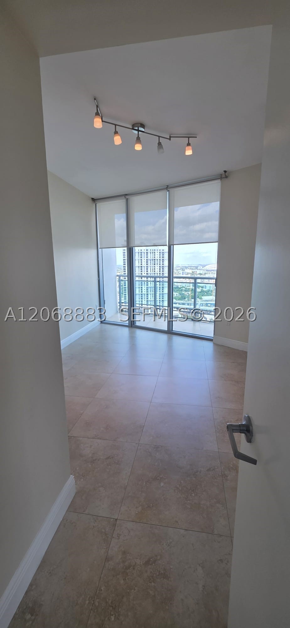 350 S Miami Ave #3213, Miami FL 33130