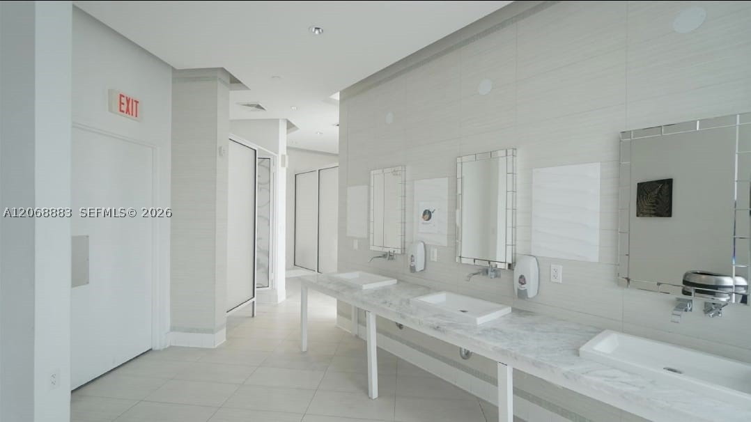 350 S Miami Ave #3213, Miami FL 33130