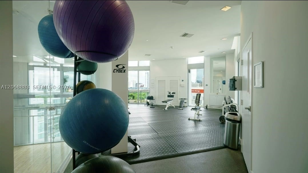 350 S Miami Ave #3213, Miami FL 33130