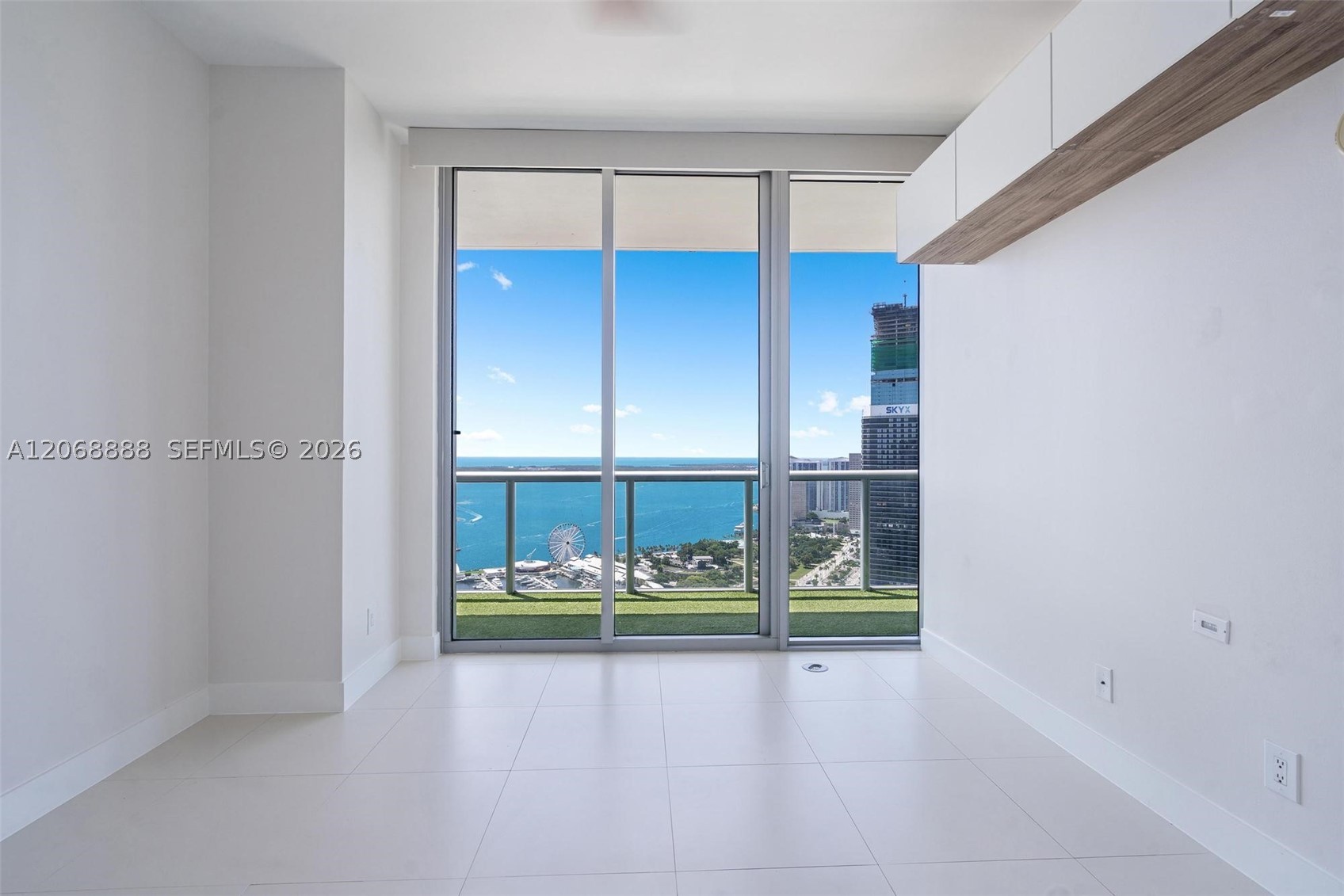 888 Biscayne Blvd #4804, Miami FL 33132