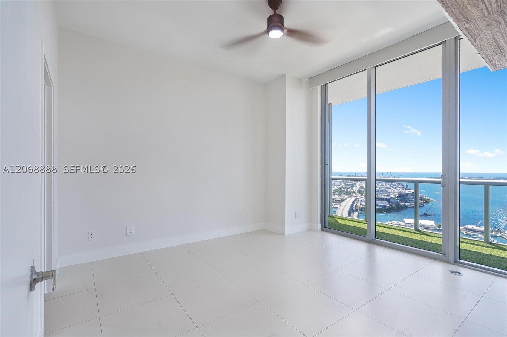 888 Biscayne Blvd #4804, Miami FL 33132