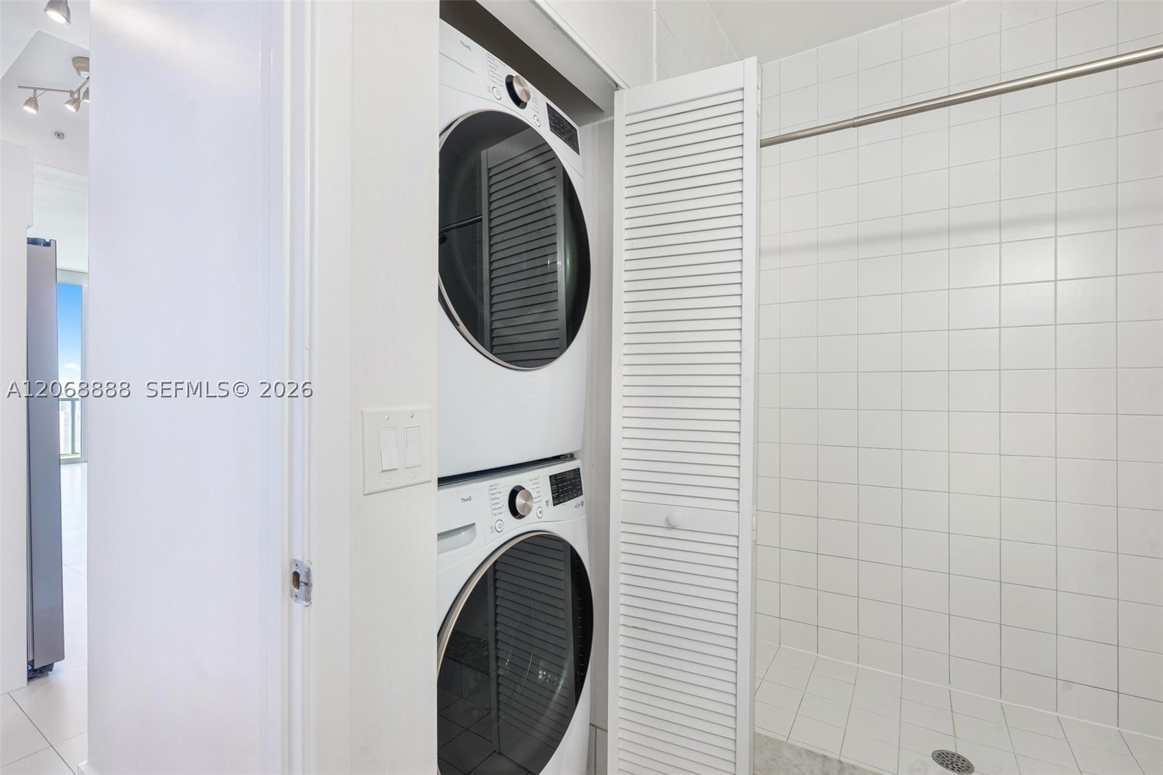 888 Biscayne Blvd #4804, Miami FL 33132