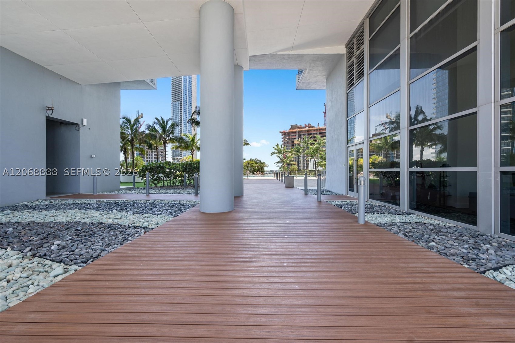 888 Biscayne Blvd #4804, Miami FL 33132