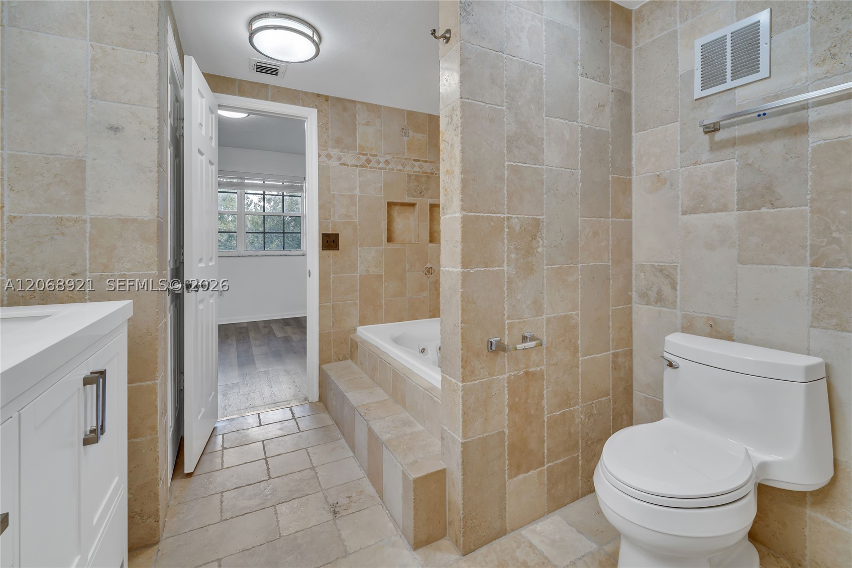 11601 SW 2nd St #21308, Pembroke Pines FL 33025