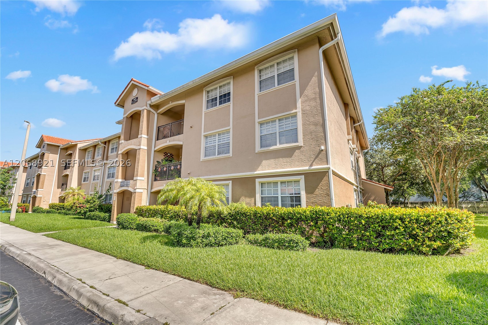 11601 SW 2nd St #21308, Pembroke Pines FL 33025