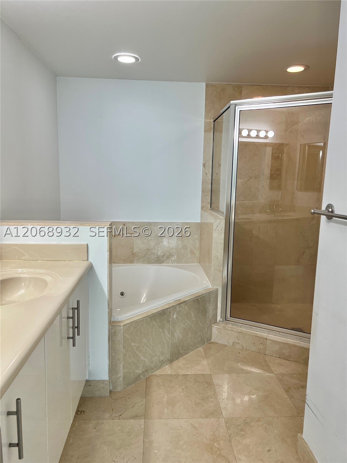 7900 Harbor Island Dr #608, North Bay Village FL 33141
