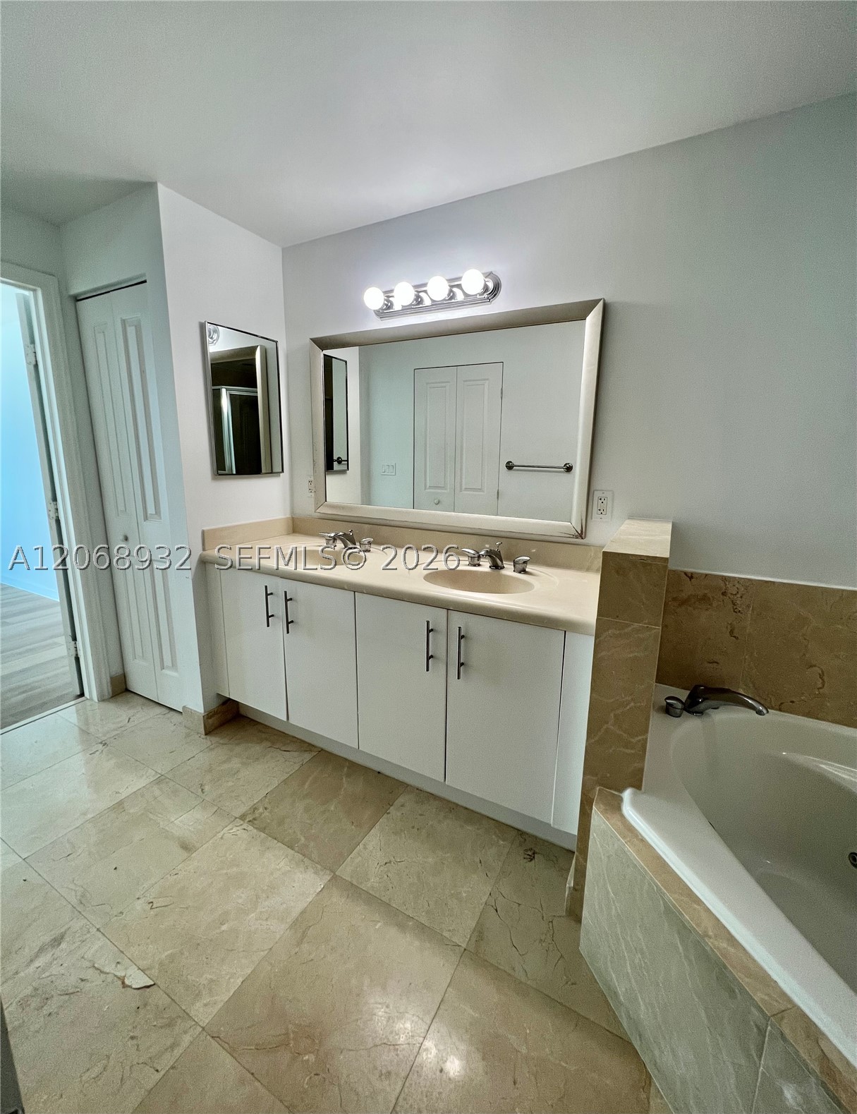 7900 Harbor Island Dr #608, North Bay Village FL 33141