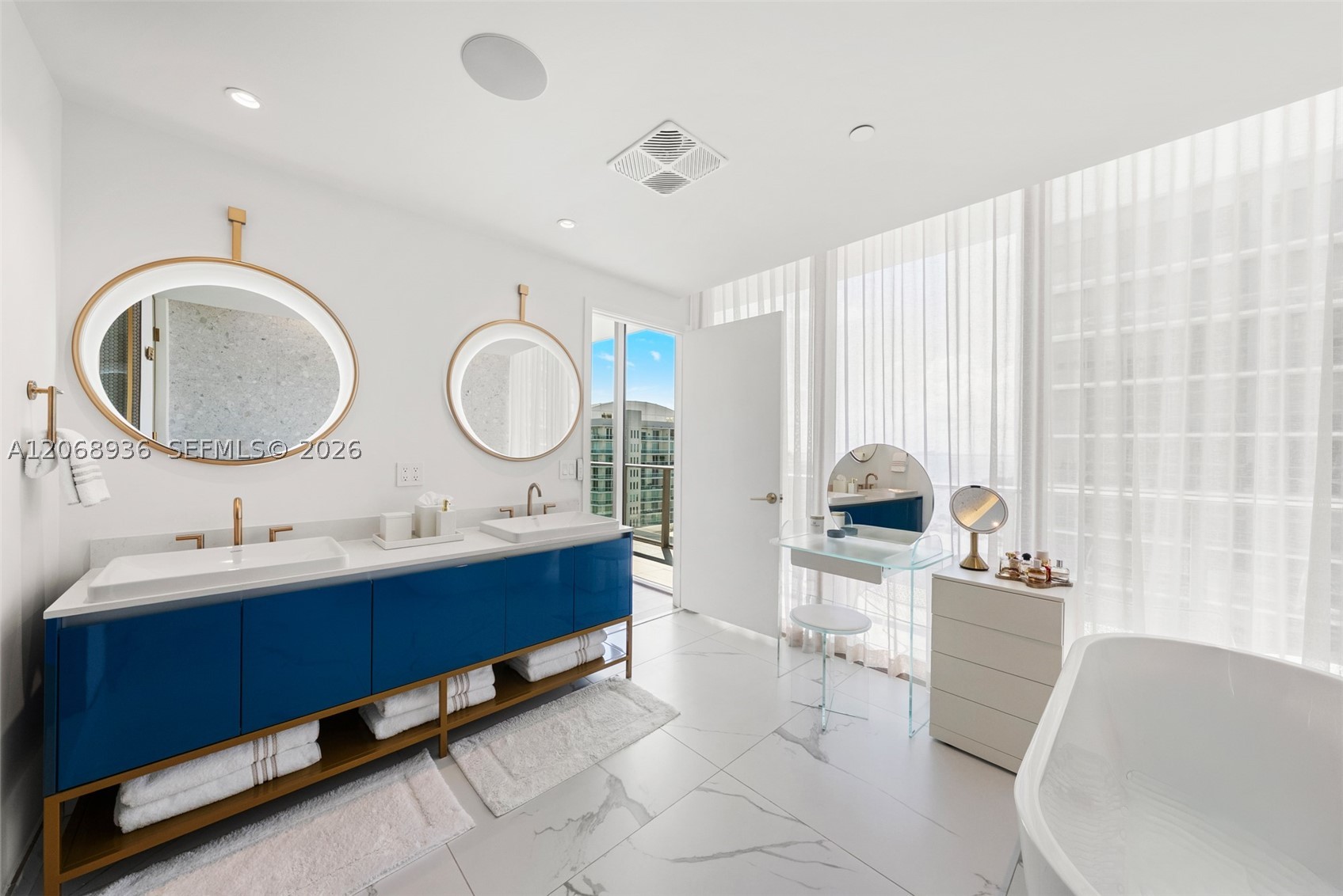 2678 Tigertail Ave #1806, Miami FL 33133
