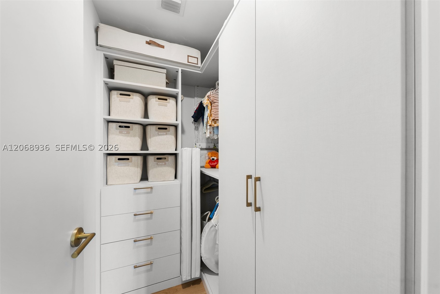 2678 Tigertail Ave #1806, Miami FL 33133