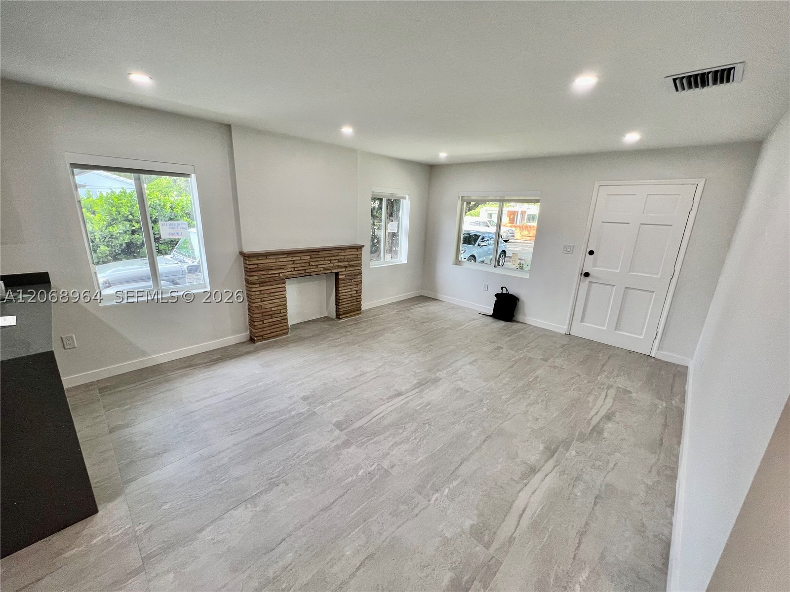 850 NE 127th St, North Miami FL 33161
