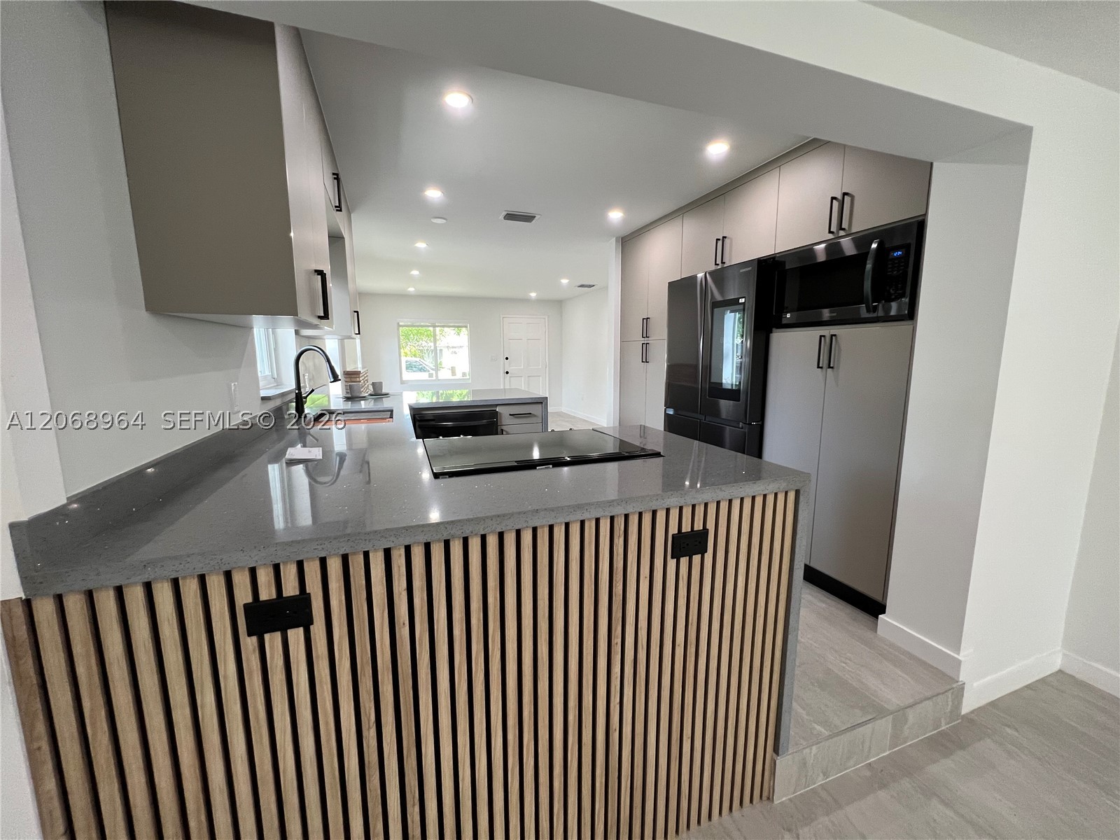 850 NE 127th St, North Miami FL 33161
