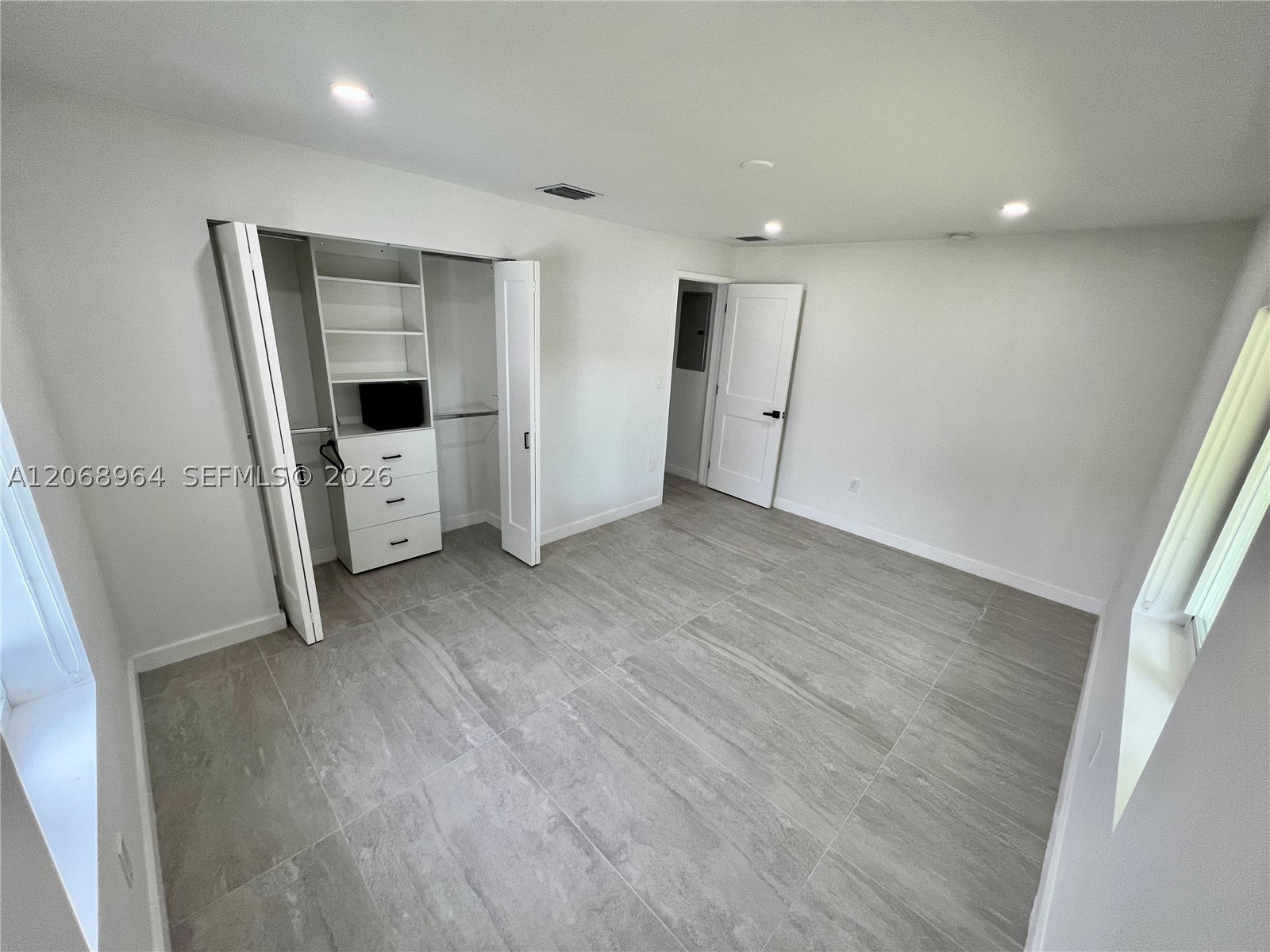 850 NE 127th St, North Miami FL 33161