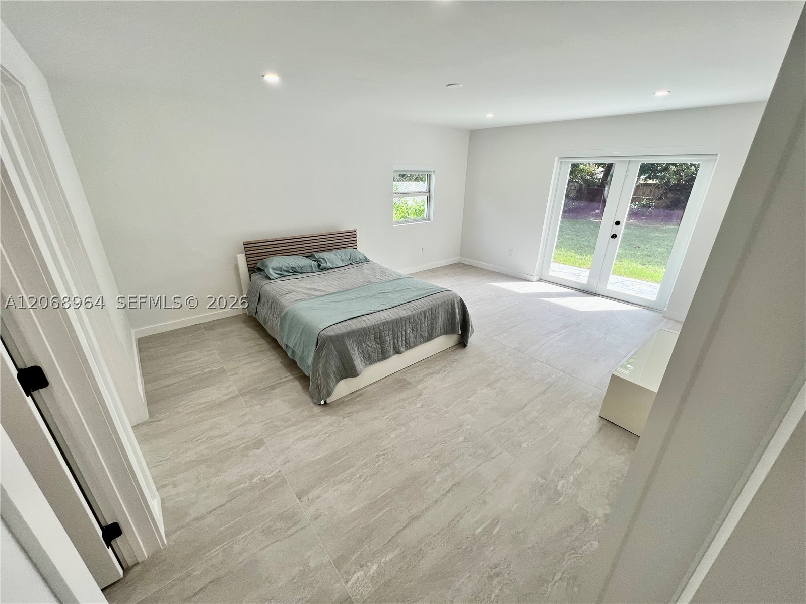 850 NE 127th St, North Miami FL 33161