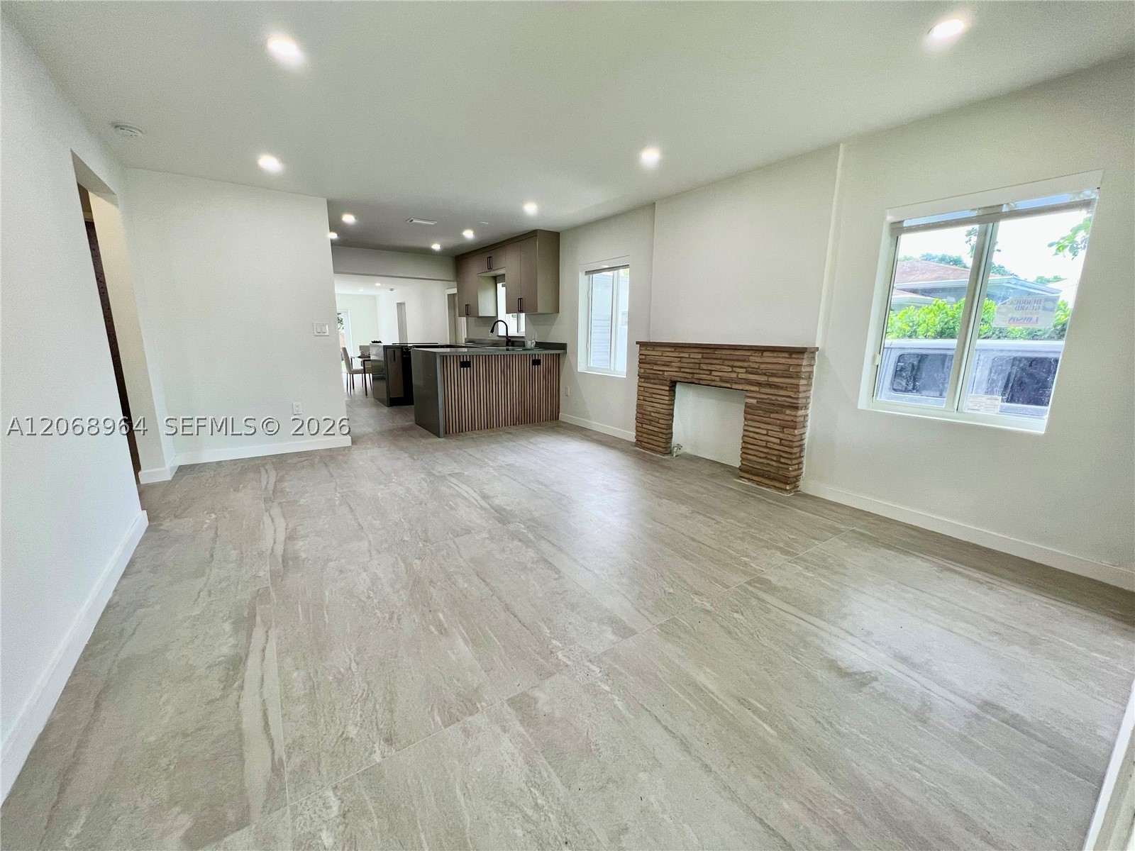 850 NE 127th St, North Miami FL 33161
