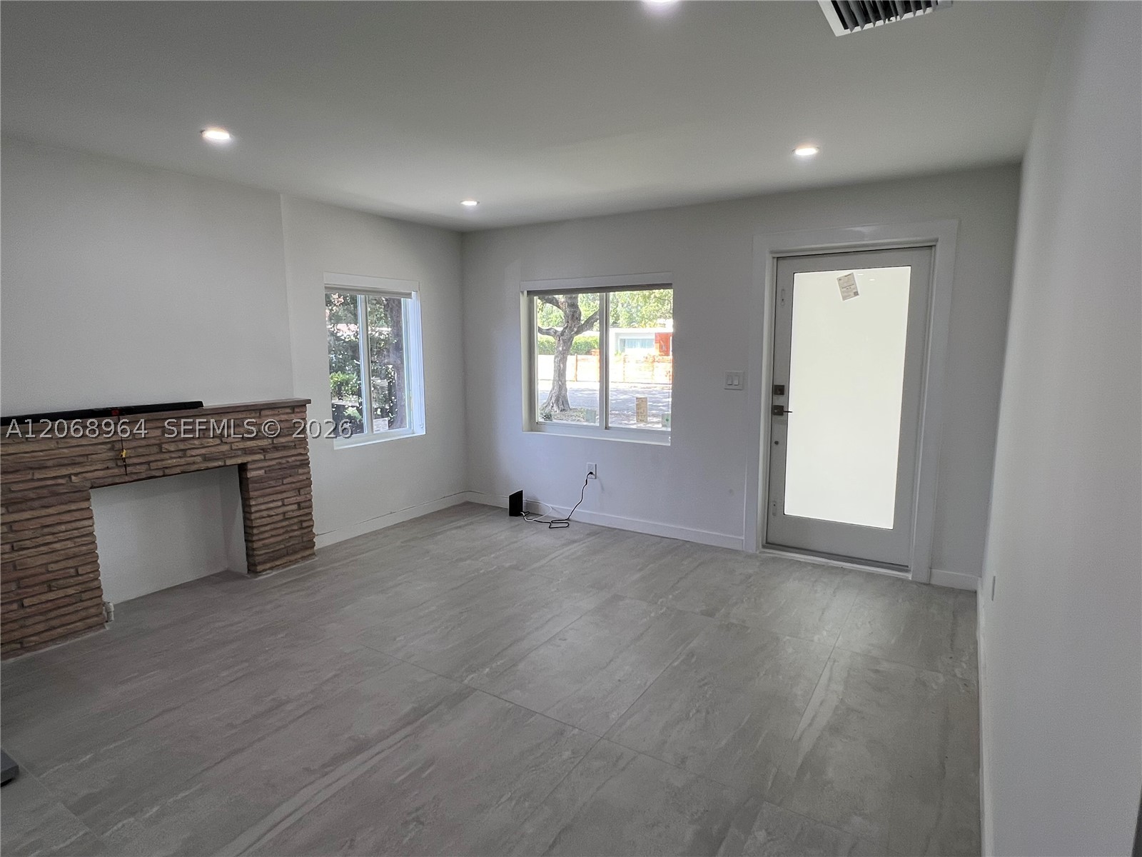 850 NE 127th St, North Miami FL 33161