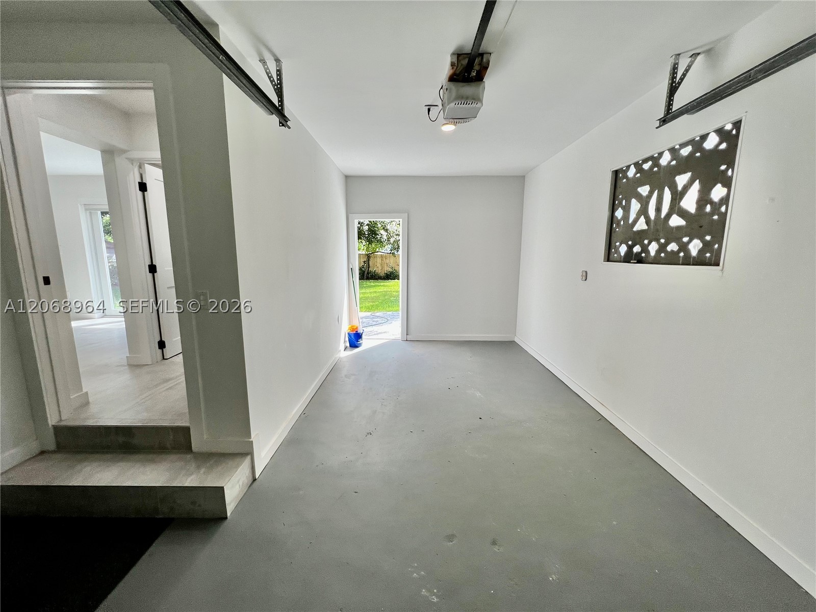 850 NE 127th St, North Miami FL 33161