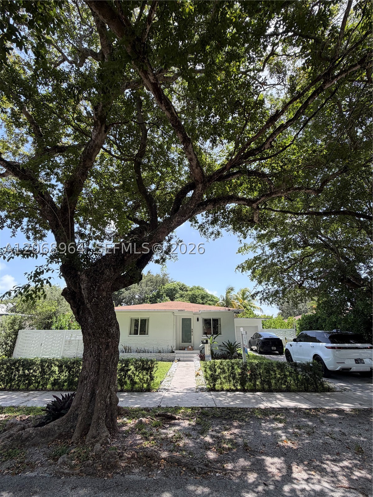 850 NE 127th St, North Miami FL 33161