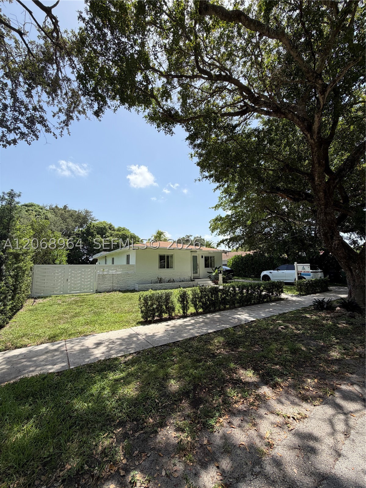 850 NE 127th St, North Miami FL 33161