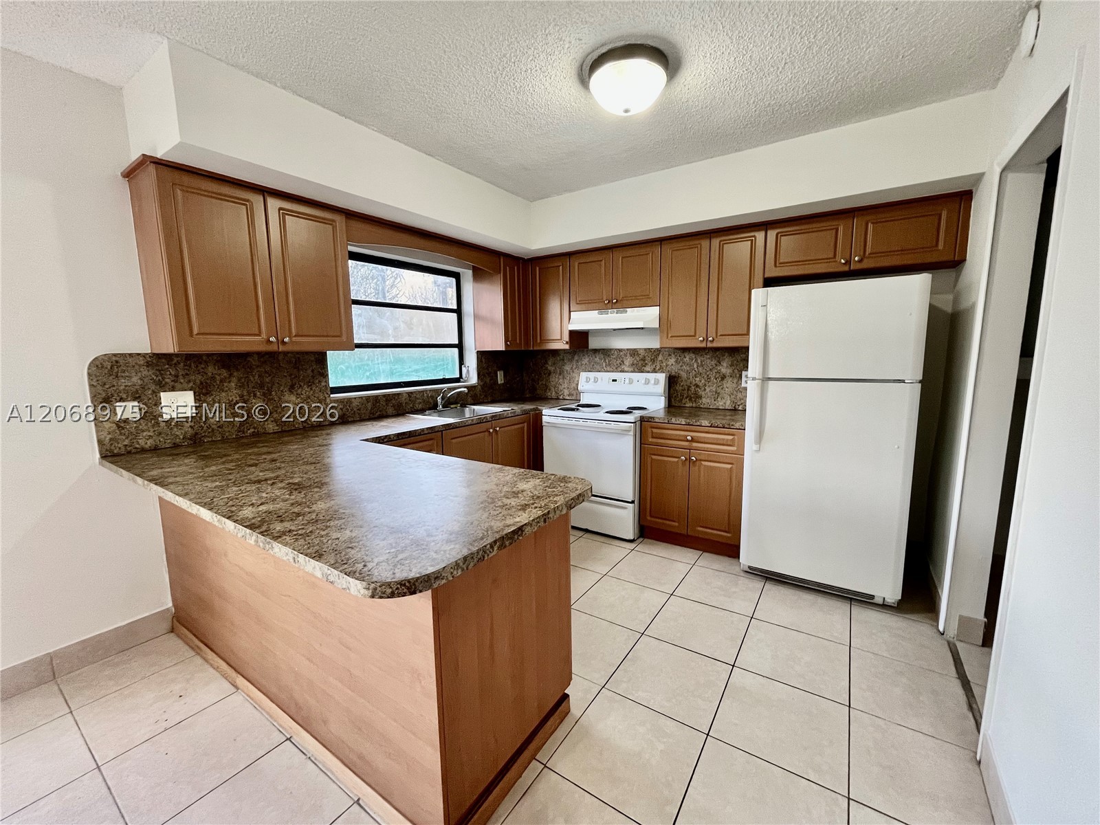1095 W 37th St, Hialeah FL 33012