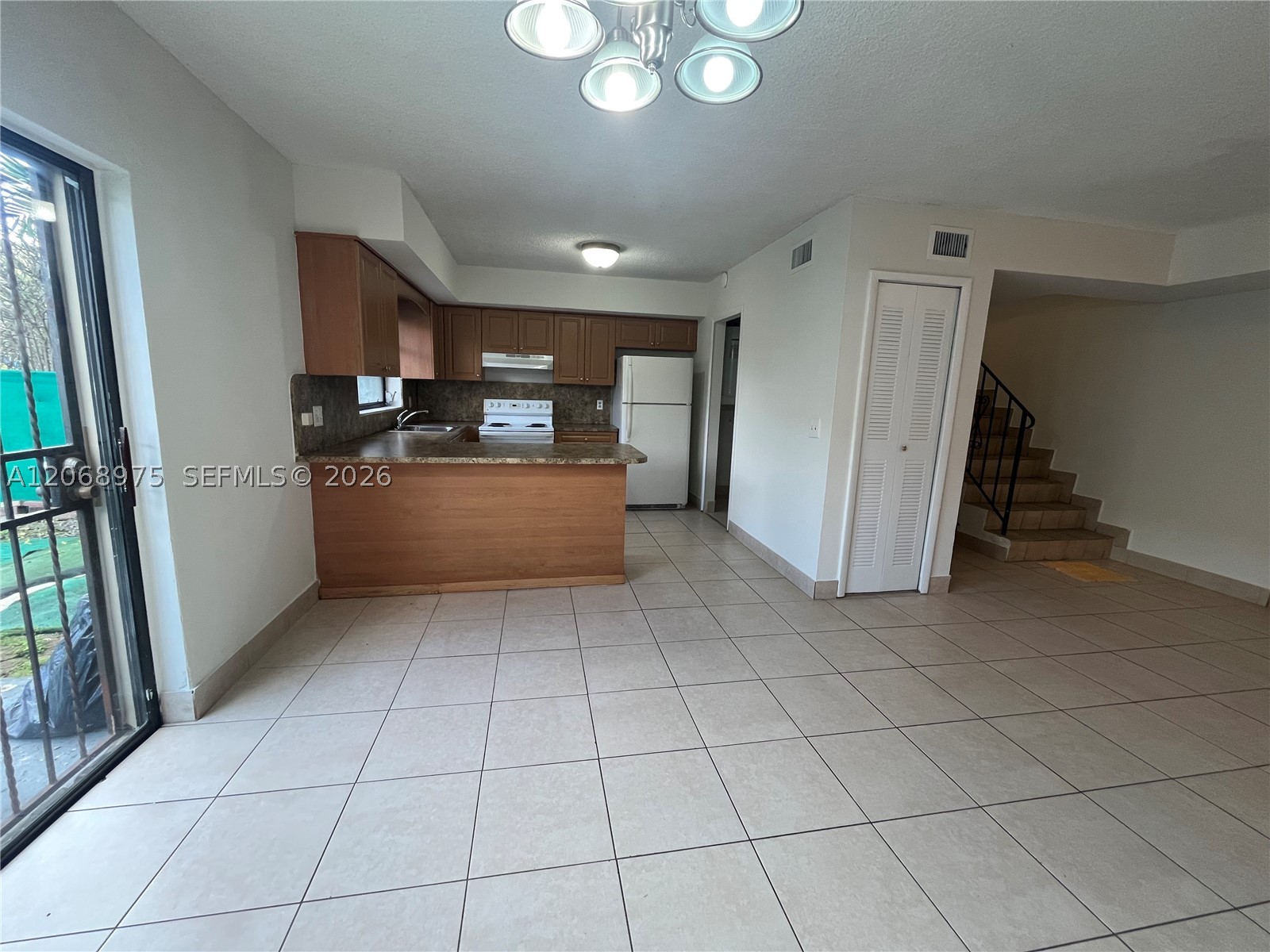 1095 W 37th St, Hialeah FL 33012