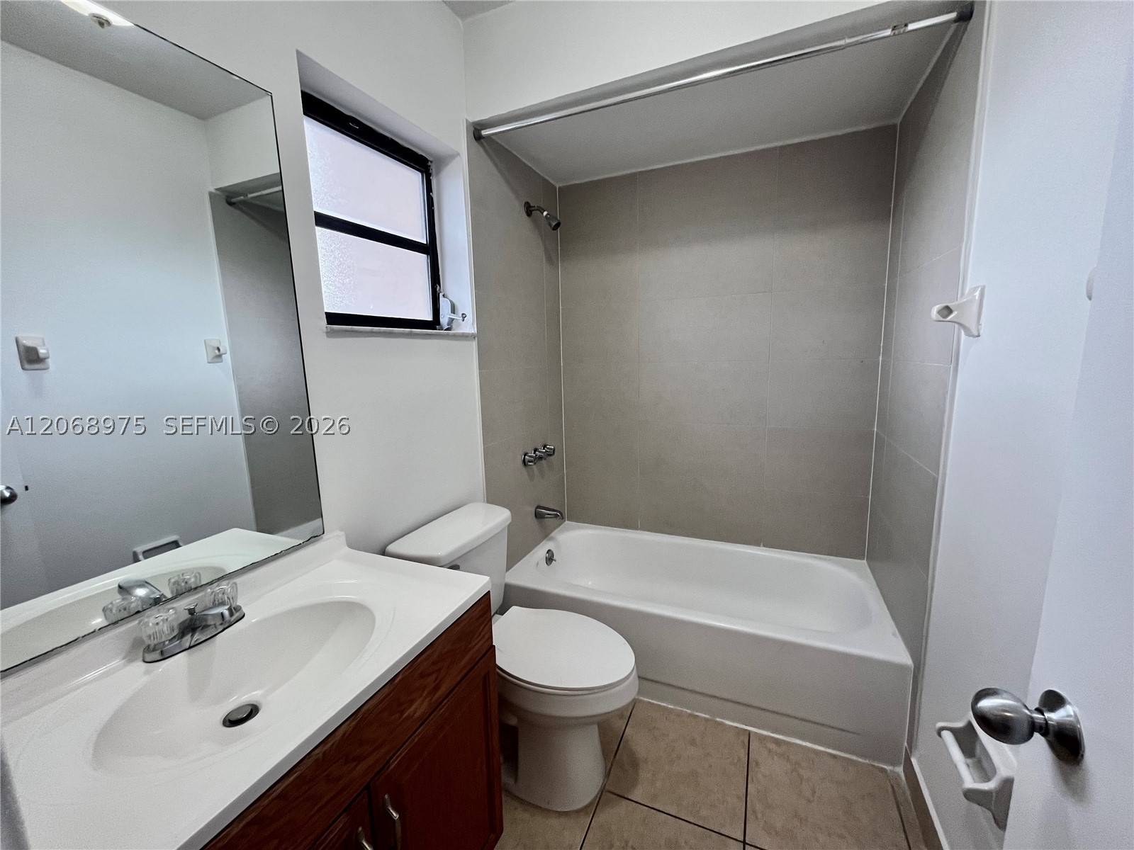 1095 W 37th St, Hialeah FL 33012