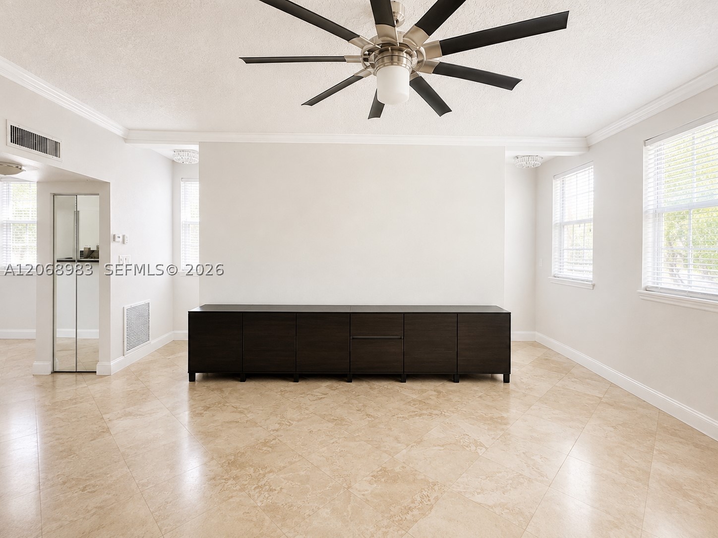 2069 S Ocean Dr #TH18, Hallandale Beach FL 33009